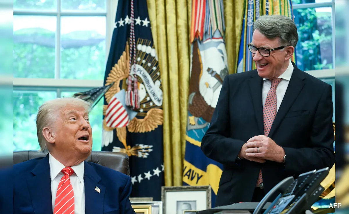 Ex-UK Ambassador Peter Mandelson Quits Labour Party Amid Scrutiny Over Epstein Links