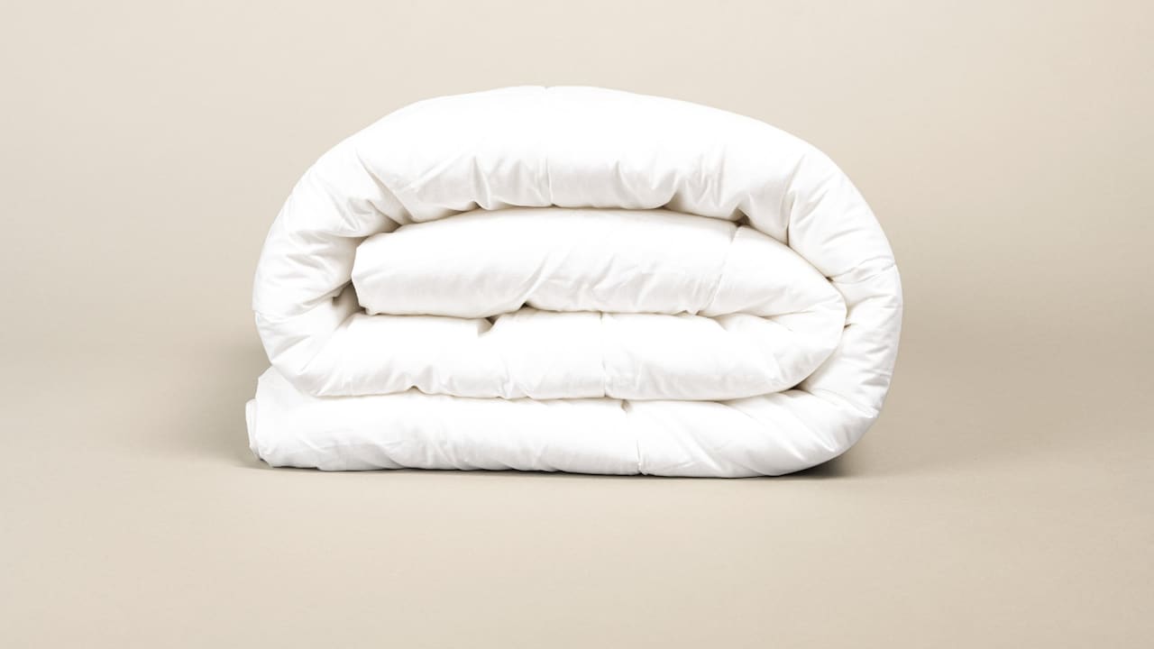 Cotton vs Microfiber Quilts: Whats Actually Better? Cotton vs Microfiber Quilts: Whats Actually Better?