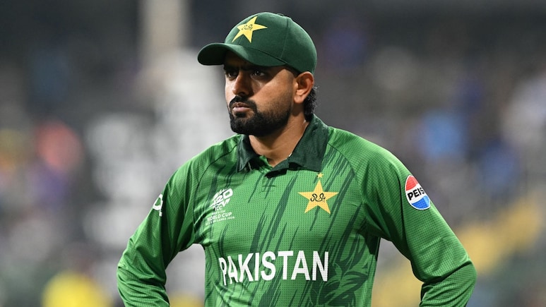PAK vs ENG: पाकिस्तान को लगा बड़ा झटका, बाबर आजम इंग्लैंड दौरे पर पहले टेस्ट से बाहर, कप्तान पर सस्पेंस