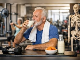 कसरत के बाद दूध का कमाल, बढ़ती उम्र में हड्डियों को देगा मजबूती, फ्रैक्चर से बचाएगा ये आसान उपाय