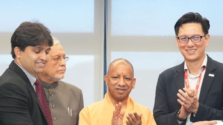 CM योगी के सिंगापुर दौरे से जेवर एयरपोर्ट के लिए हो गया 4458 करोड़ रुपए का इंतजाम, हजारों लोगों को मिलेगा रोजगार