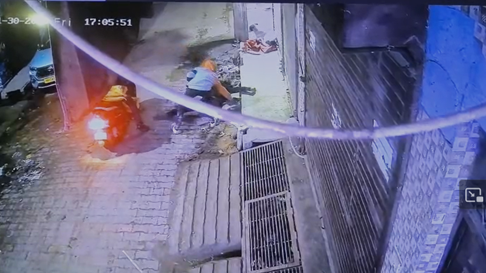 Delhi Man Collapses On Street, Thieves Rob Him, Leave Him To Die