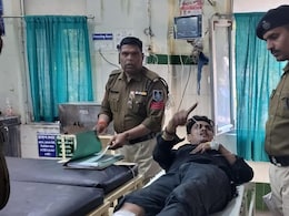 चलती ट्रेन में सामान नहीं खरीदा तो वेंडर ने यात्री पर चाकू से किया हमला, यात्रियों में मचा हड़कंप, पुणे-हाजीपुर एक्सप्रेस का मामला