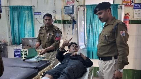 चलती ट्रेन में सामान नहीं खरीदा तो वेंडर ने यात्री पर चाकू से किया हमला, यात्रियों में मचा हड़कंप, पुणे-हाजीपुर एक्सप्रेस का मामला