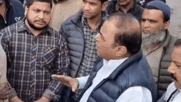 पागलमैन, क्या बात करते हो यार...कानपुर में बीच सड़क चढ़ा सपा विधायक का पारा, इंजीनियर की लगी क्लास, VIDEO