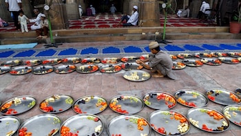 Ramadan 2026: Check Feb. 27 Sehri, Iftar Timings In Delhi, Mumbai, Kolkata, Hyderabad And Other Cities