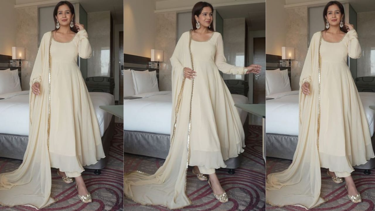 Get ready to recreate Bollywood-style Holi parties with these white Anarkali suits