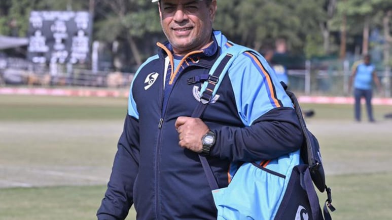 कोच अजय शर्मा: रणजी में 'शतकों का शहंशाह', खिलाड़ियों ने कहा 'तानाशाह', अब टीम पहली बार बनी चैंपियन