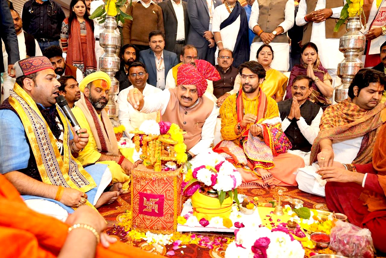 At Mass Marriage Event, Bageshwar Baba's 'Responsibility' Call To Hotels