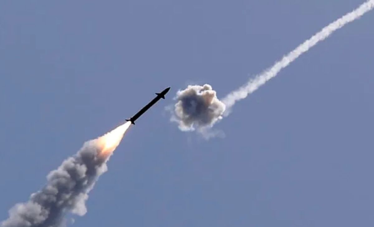 लेबनान सीमा से फिर बढ़ा तनाव, उत्तरी इजरायल में दागी मिसाइलें, बज उठे सायरन&nbsp;