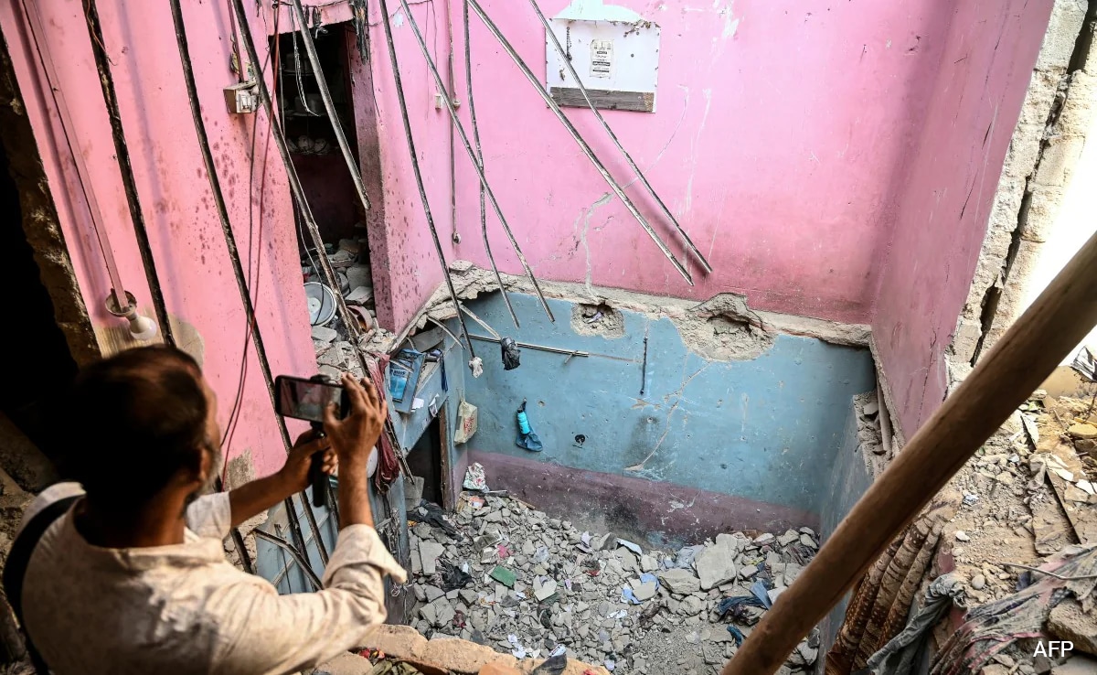 At Least 16 Killed In Pakistan Building Collapse After Blast