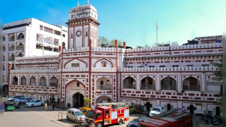 डिमोलिशन रोकने के नाम पर सूरत में 15 लाख की डील, क्लास वन अधिकारी -पत्रकार की मिलीभगत बेनकाब&nbsp;