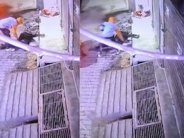 Video: Delhi Man Collapses On Street, Thieves Rob Him, Leave Him To Die