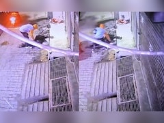 Video: Delhi Man Collapses On Street, Thieves Rob Him, Leave Him To Die