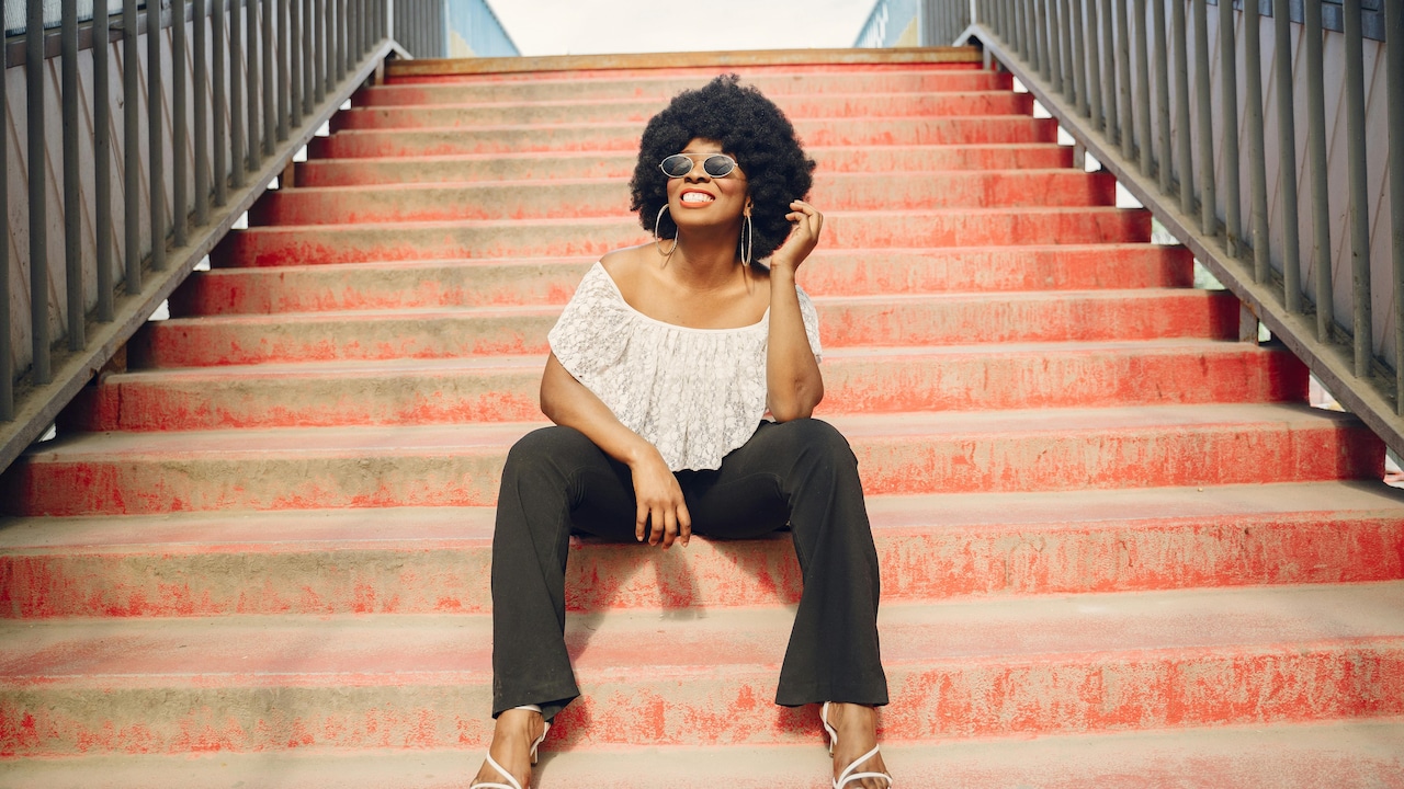 Say goodbye to flared trousers that drag on the floor with these styling tips Say goodbye to flared trousers that drag on the floor with these styling tips