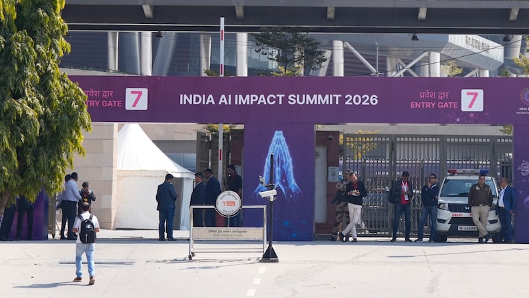 AI समिट के लिए दिल्ली बनी हाईटेक सुरक्षा जोन, 10,000 जवान तैनात, AI कैमरों से सख्त निगरानी