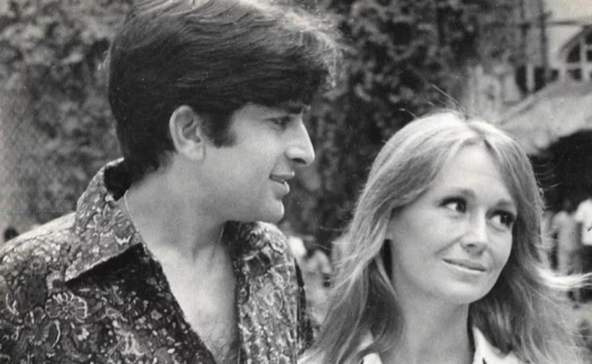 इस सुपरस्टार की लव स्टोरी, जो पूरी होकर भी रह गई अधूरी, थियेटर में हुए प्यार पर कैंसर ने छीना जीवनभर का साथ