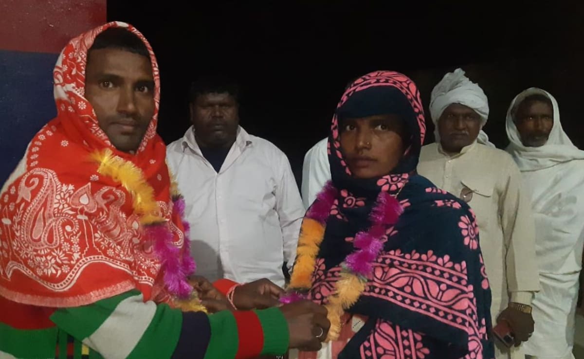 अजब प्रेम की गजब कहानी! वेलेंटाइन डे पर चाची ने भतीजे संग रचाया ब्याह, महिला के पहले पति ने खुद कराई शादी