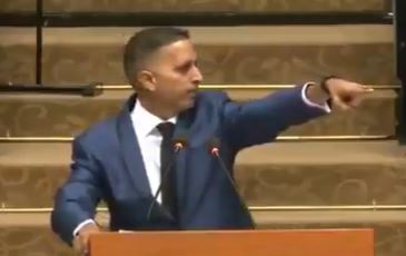 गयाना की संसद में गूंजी हिंदी, मंत्री ने विपक्ष से कहा- माननीय अध्यक्ष महोदय मैं चुनौती देता हूं, देखिए वीडियो