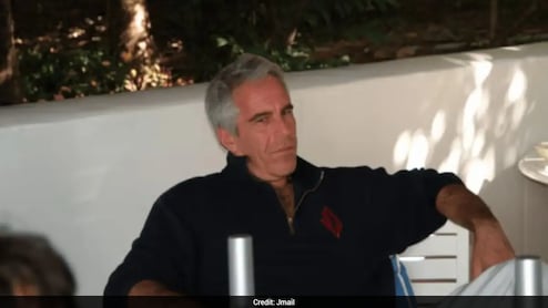 'Jeffrey Epstein Likely Died Due To Strangulation, Not By Hanging', Says Doctor Who Observed Autopsy