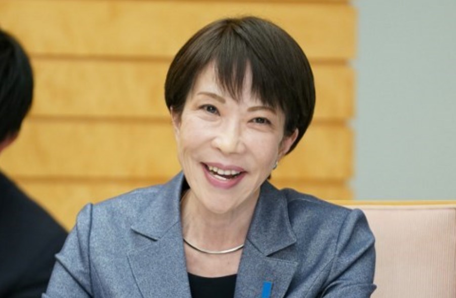 जापान के चुनाव में कैसे लोकप्रियता की सूनामी पर सवार हैं 64 साल की PM सनाय ताकाइची