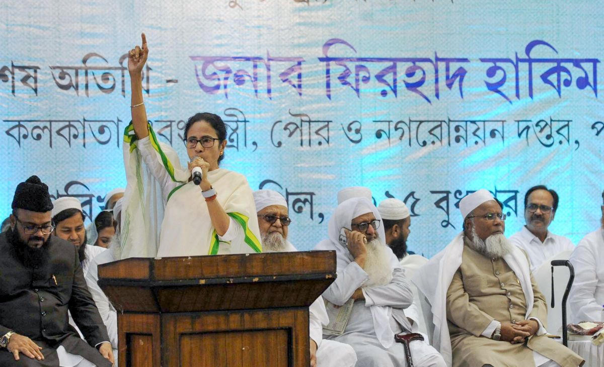 क्रिकेटर मनोज तिवारी का पत्ता कटा, पुराने चेहरों पर भरोसा, जान लीजिए TMC की इस लिस्ट की खास बातें