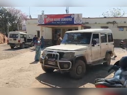 नशे का कारोबार कर रहे थे पति-पत्नी, 4 किलो गांजा और 120 शीशी कफ सिरप के साथ गिरफ्तार