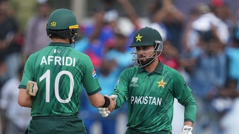 PAK vs NED : T20 वर्ल्ड कपमध्ये नेदरलँड्सनं पाकिस्तानला रडवलं! पहिल्याच मॅचमध्ये विजयासाठी फुटला घाम