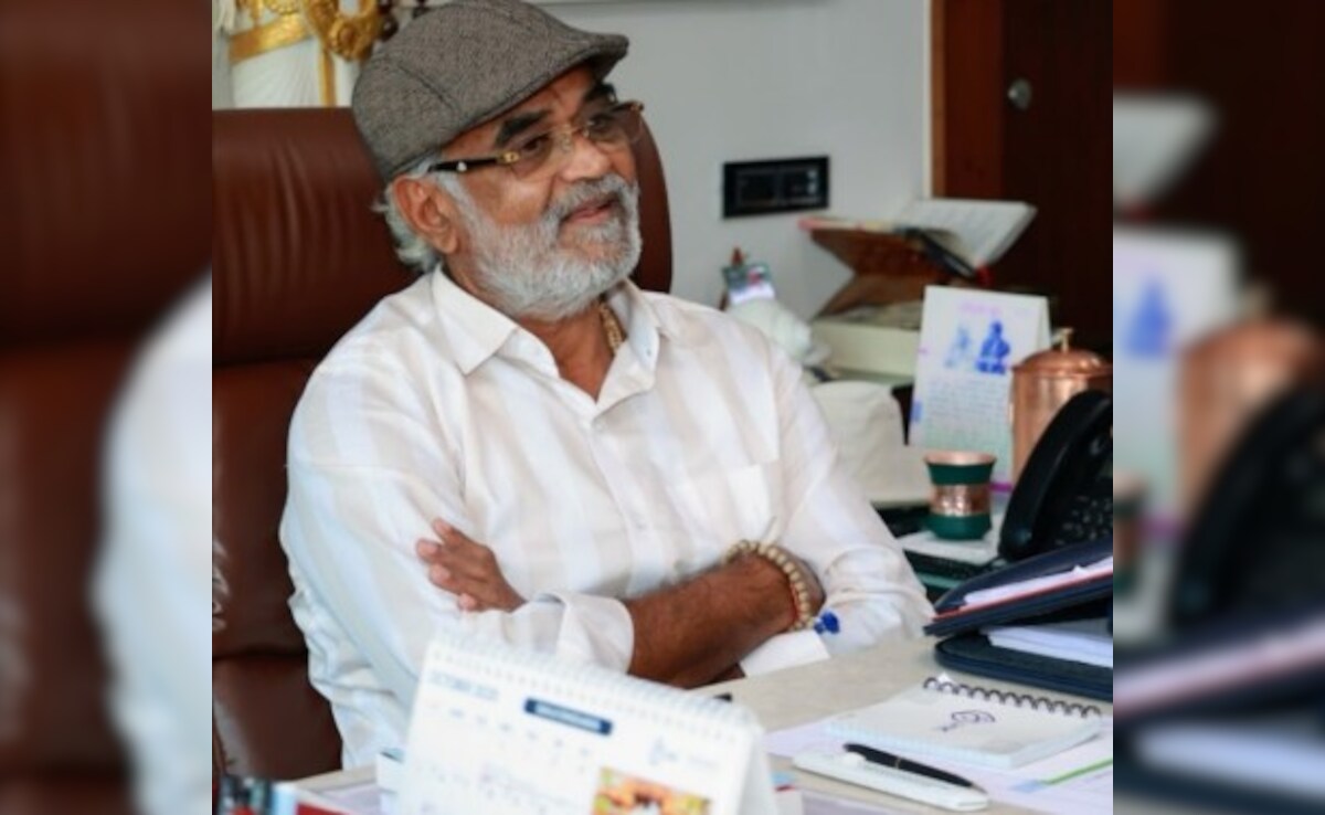 हर दीवाली कर्मचारियों को कार और फ्लैट बांटते हैं ये कारोबारी, जानिए कौन हैं सूरत के &lsquo;डायमंड किंग&rsquo;