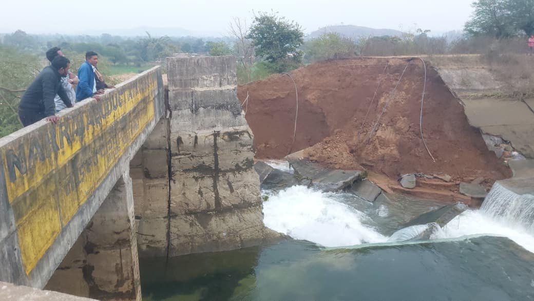 Bargi Dam Jabalpur: नहर फूटने के बाद ऐसे दिखा हाल Bargi Dam Jabalpur: नहर फूटने के बाद ऐसे दिखा हाल