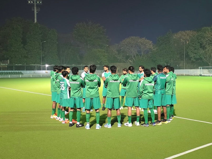 Pakistan Hockey Team Flies For World Cup Qualifiers Under Banned Coach
