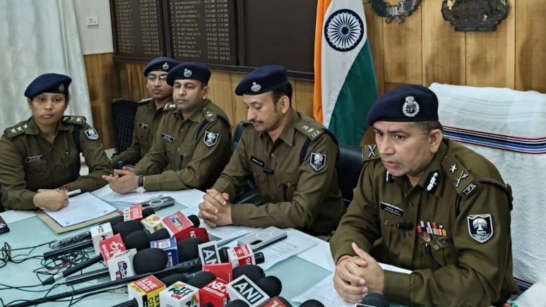 कपड़े पर स्पर्म, SHO की लापरवाही... NEET छात्रा की मौत मामले में पटना पुलिस की प्रेस कॉन्फ्रेंस