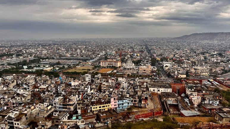 Rajasthan Weather:  राजस्थान में चिलचिलाती धूप के बीच आज छाएंगे बादल, 20 से ज्यादा जिलों बारिश का अलर्ट; जानें अपने शहर का हाल