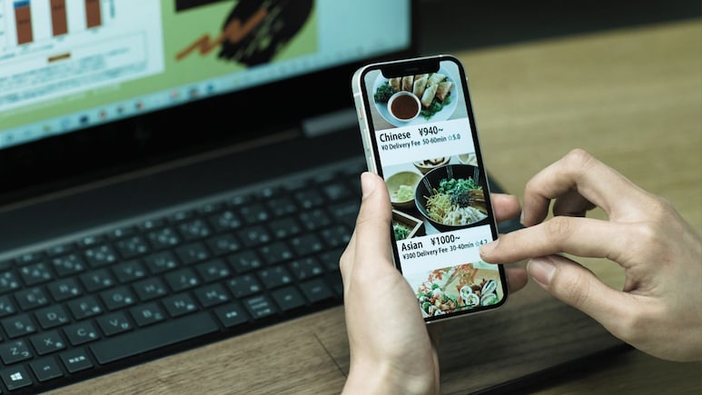 तुम्ही घर बसल्या आजार तर मागवित नाही ना? Food delivery app बाबत डॉक्टरांचा मोठा खुलासा