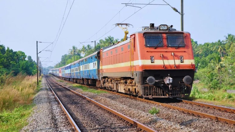 Holi 2026: होली पर ट्रेन का कंफर्म टिकट कैसे बुक करें? बड़े काम आएंगी ये स्मार्ट टिप्स