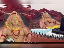 पुरी बीच पर रेत में उतरे भोलेनाथ, 17 हजार रुद्राक्ष से बनी अद्भुत कला