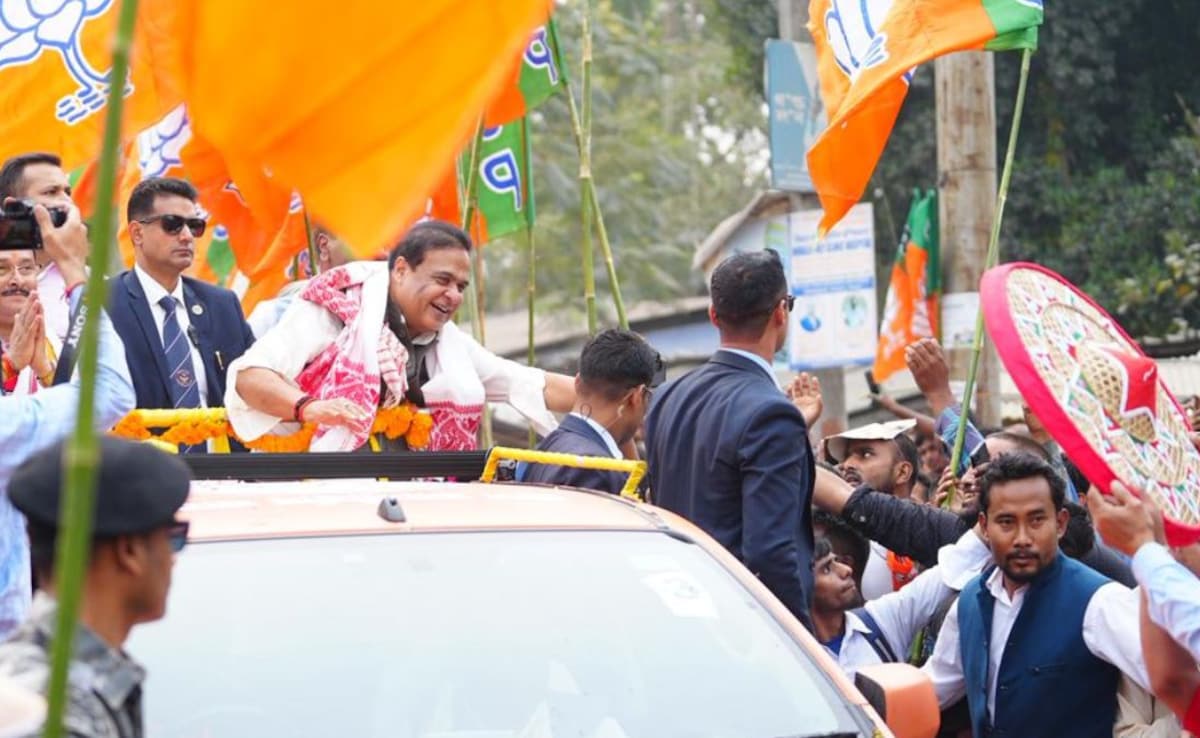 Man Praises His Watch During Yatra, Himanta Sarma Gives It To Him