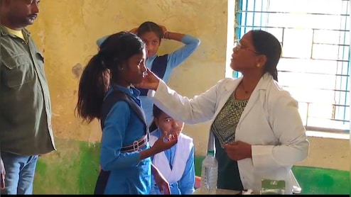 उमरिया के स्कूल में छात्राओं के अचानक झूमने के पीछे कोई 'साया' नहीं ! डॉक्टर ने बता दी ये वजह