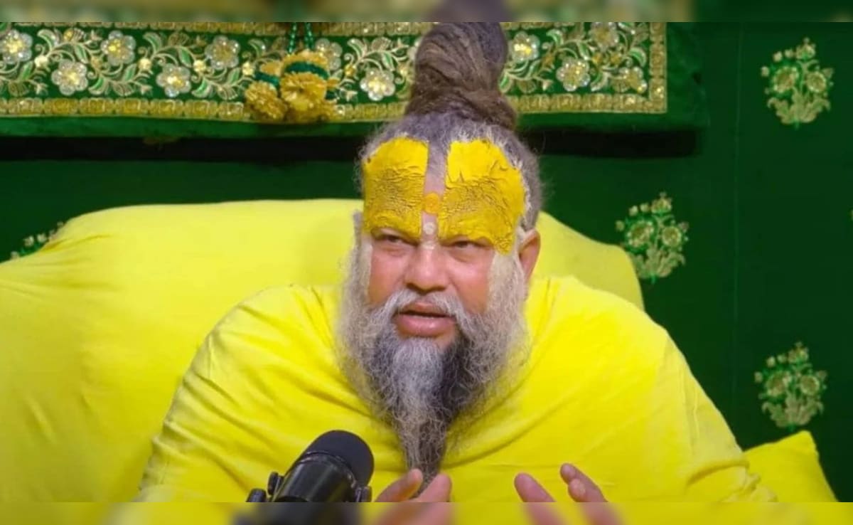 पापी इंसान की मदद करना सही है या गलत? जानिए Premanand Maharaj जी के विचार