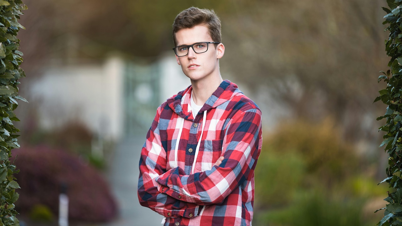 Here Are Reasons Why Some Casual Shirts Look New After 10 Washes And Others Look Old Fast.