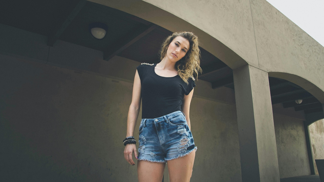 Denim Shorts That Wont Ride Up: Key Thigh-Fit Details That Stop Discomfort And Chafing