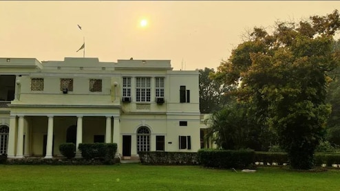 Maharaja Of Tehri Garhwal Is Selling His Lutyens' Delhi Bungalow For Rs 1,000 Crore, Says Report