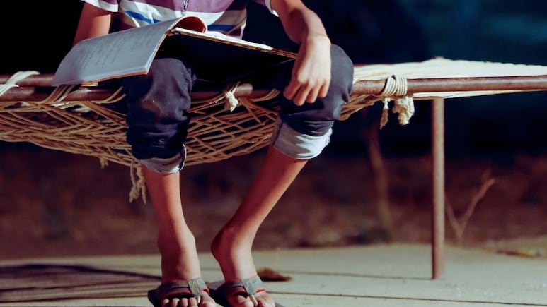 Gadchiroli News : आई-बाबा परराज्यात मजुरी करायला; चौथीतील संस्कारने राहत्या घरात घेतला गळफास