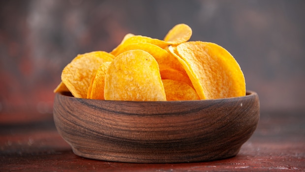 7 Easy And Healthy Homemade Chips You Can Make Without Potatoes
