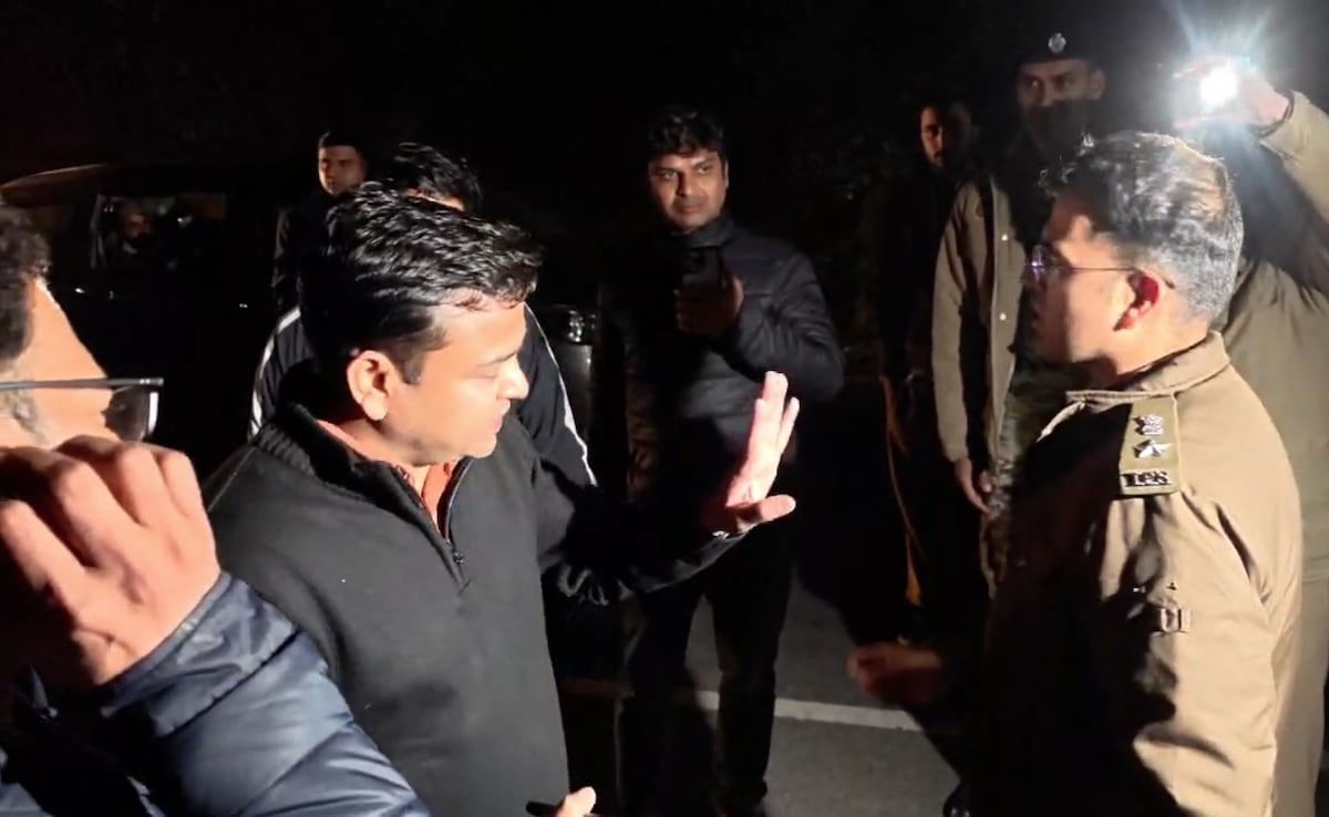 Drama Follows Youth Congress Workers' Arrest, Cops File Case Against Cops