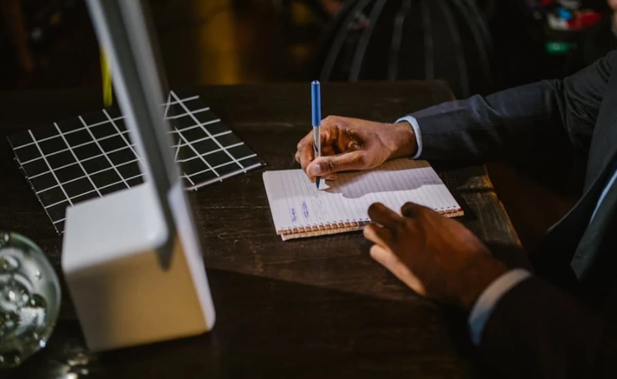 After 50 Years Of Service, Man In His 70s Fired Without Severance Or Farewell: "Loyalty Means Nothing"