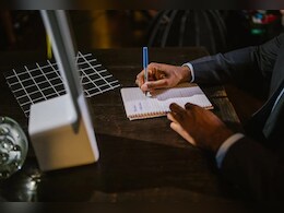 आधी सदी की नौकरी और एक कागजी PIP, क्या ऐसे खत्म होती है वफादारी?