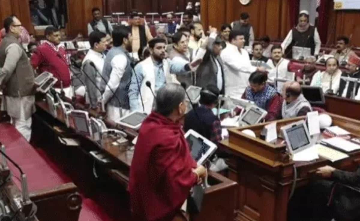बिहार विधान परिषद में हंगामा, मंत्री ने MLC को ‘लफंगा’ कहा, MLC ने मंत्री को ‘टपोरी’; जानें पूरा मामला