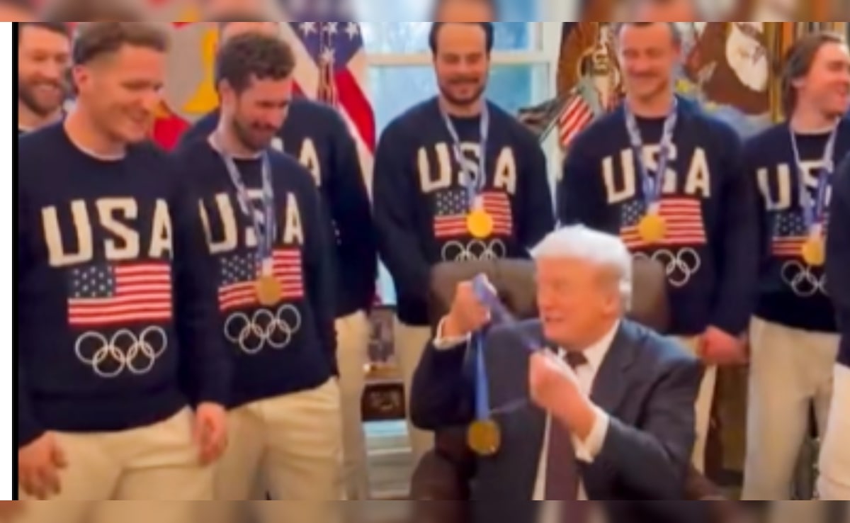 आइस हॉकी टीम ने ट्रंप को दिया विंटर ओलंपिक गोल्ड मेडल, जवाब मिला- वापस नहीं कर रहा