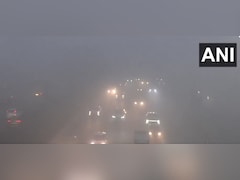 Delhi-NCR Wakes Up To Thick Blanket Of Fog, Air Quality Remains Poor